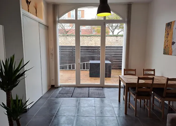 Bel Appartement Grande Terrasse Avec Parking A Dijon